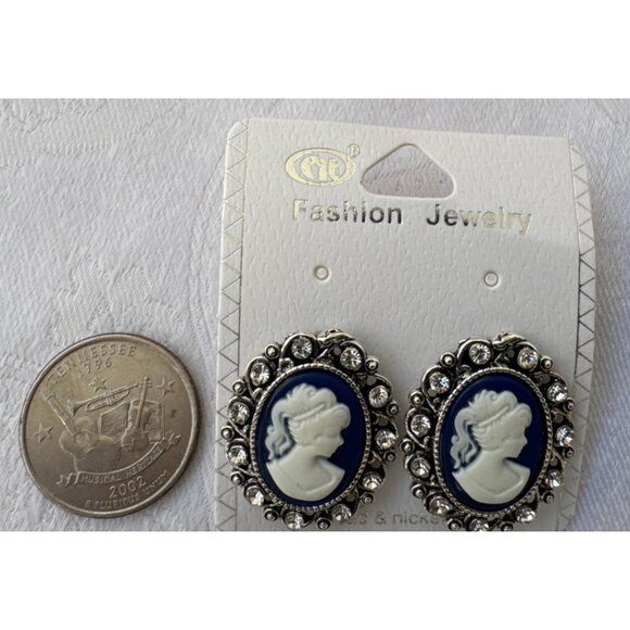 Classic Cameo CZ Blue Cream Silver Tone Oval Earrings NEW W Gift Bag - Picture 5 of 9